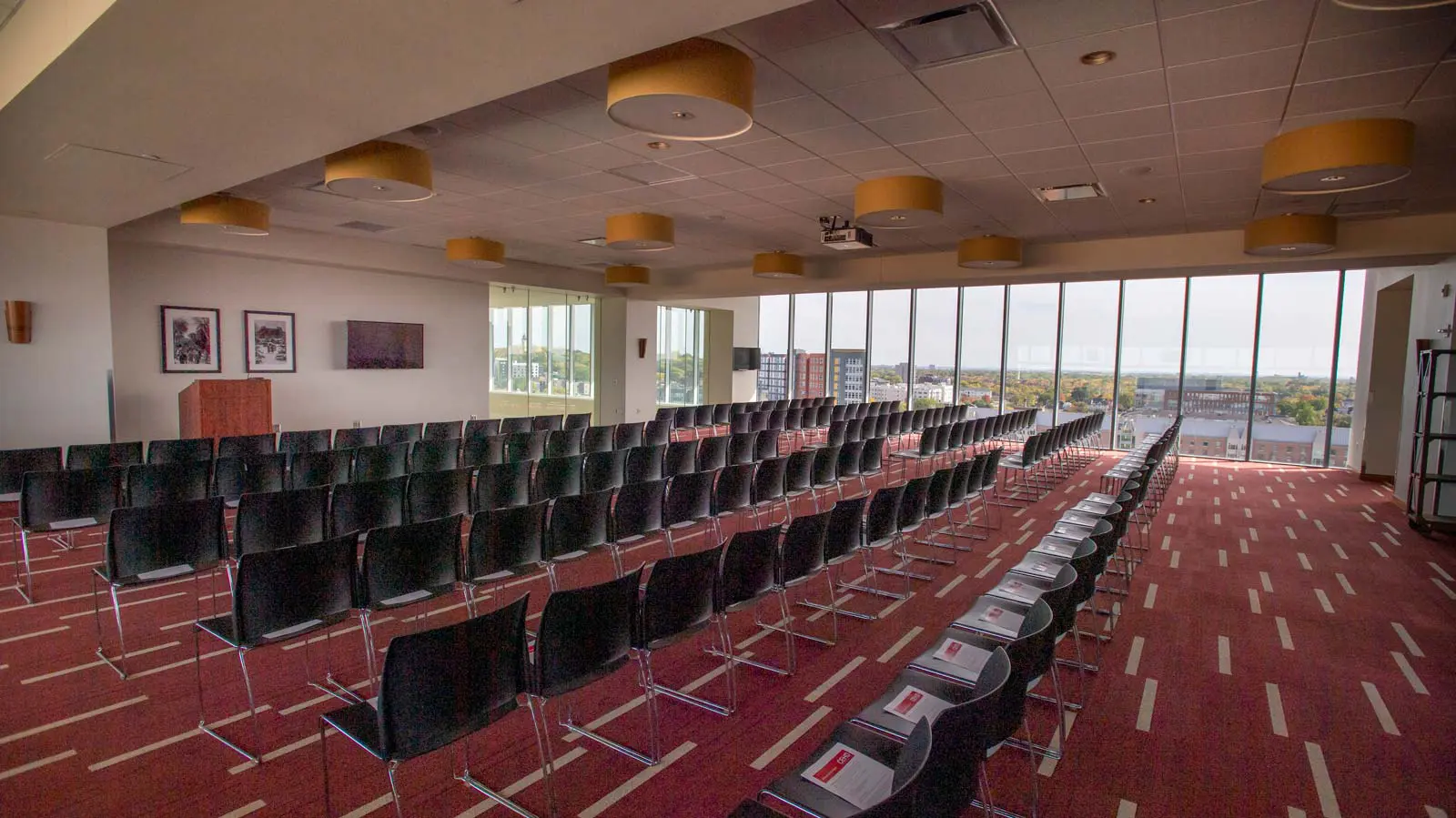 Meeting room in a room with Tvs